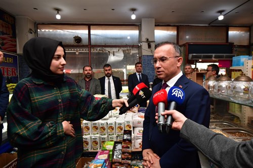Vali Çeber, Bakkal Kart Projesi’nin Son Durumunu Basınla Paylaştı 